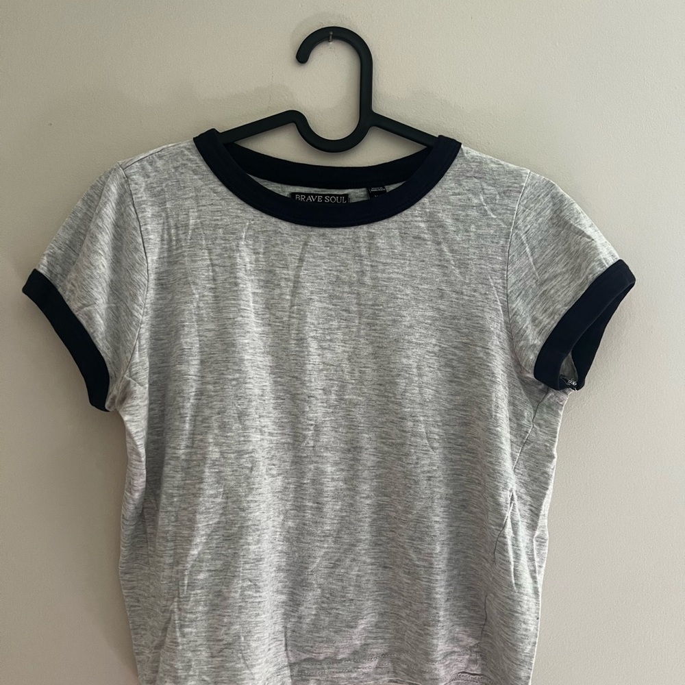 Brave Soul Women's Gray and Black Top